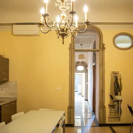 Near The Basilica Of San Lorenzo Apartment