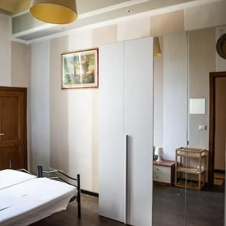 Near The Basilica Of San Lorenzo Appartement *